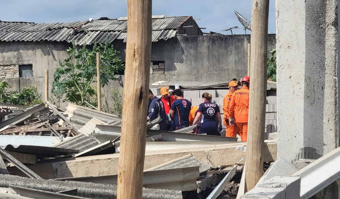 Desabamento de galpão em construção deixa três trabalhadores feridos em Arapiraca