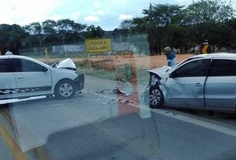 Gestante e criança ficam feridas após colisão entre veículos no 'Trevo da Morte', em Pilar