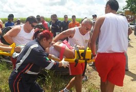 Duas pessoas ficam feridas após carro capotar na BR-316, em Alagoas