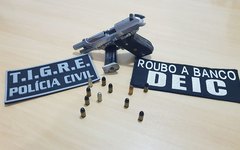 Pistola 380 com munições foi apreendida pela polícia
