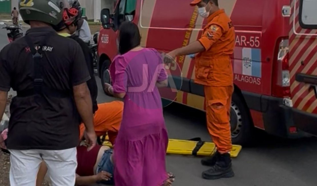 Mulheres em Honda Biz são atingidas por entregador de botijões de gás e ficam feridas, em Arapiraca
