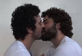 Partido mostra beijo gay durante seu programa no horário político