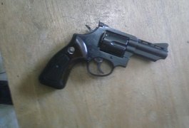 Após denúncia anônima, 10° BPM prende homem armado na zona rural de Igaci