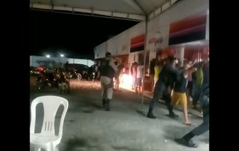 Polícia flagra aglomeração em bar de Posto de Combustíveis no Agreste