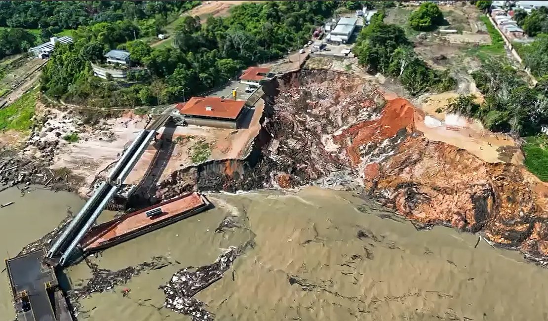 Porto em Manacapuru, no Amazonas, desaba em meio a obras