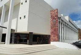 Quatro homens são condenados por esquartejamento de companheiro de cela em presídio de Maceió