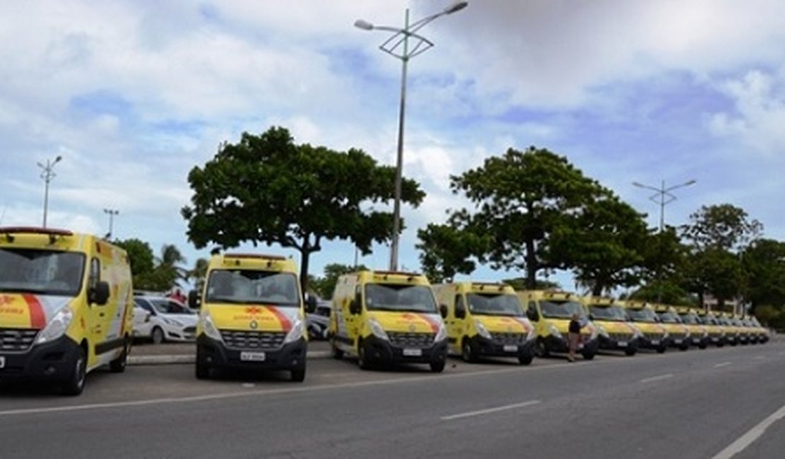 Governador entrega 15 ambulâncias para transporte sanitário nesta terça-feira