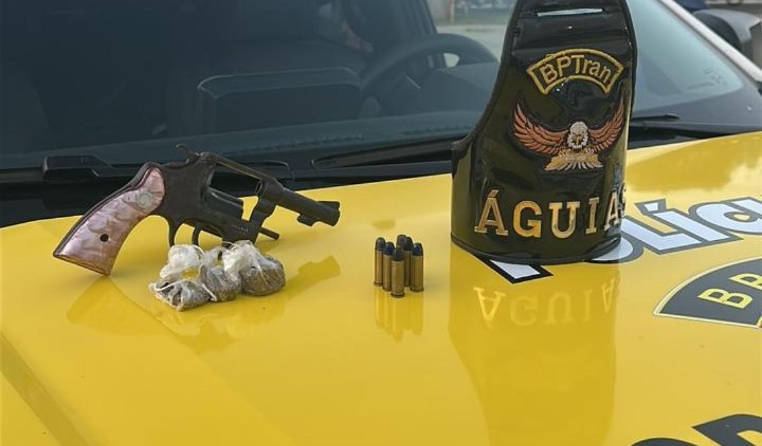 PM prende jovem por tráfico de drogas e porte ilegal de arma de fogo em Maceió