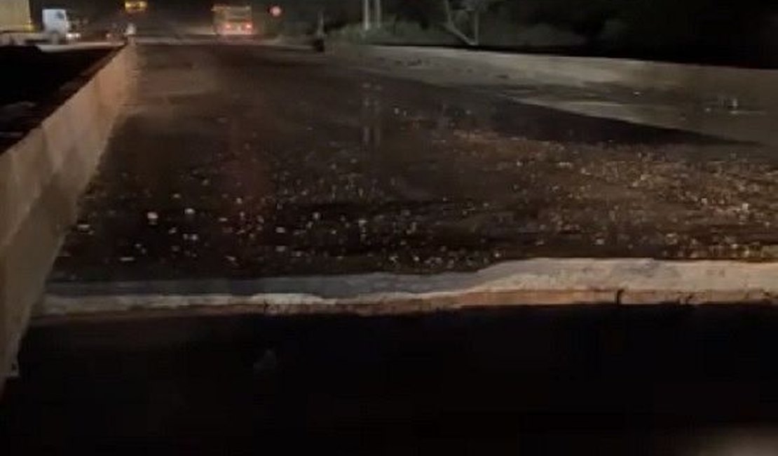 Queda de cabeceira de ponte interdita sentido Maceió/Aracaju da BR-101, em Teotônio; motoristas devem desviar por Arapiraca