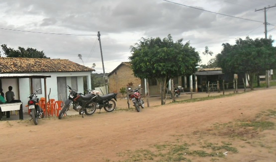Criminoso invade casa e tenta matar adolescente em Taquarana