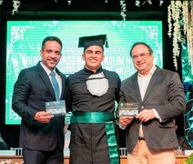 Luciano Barbosa participa de colação de grau de medicina da Ufal Arapiraca