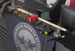 Polícia apreende armas e munição em fazenda e prende suspeito no interior de Alagoas