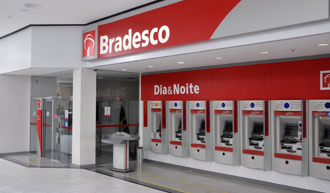 Bradesco deve indenizar consumidor por dinheiro transferido indevidamente
