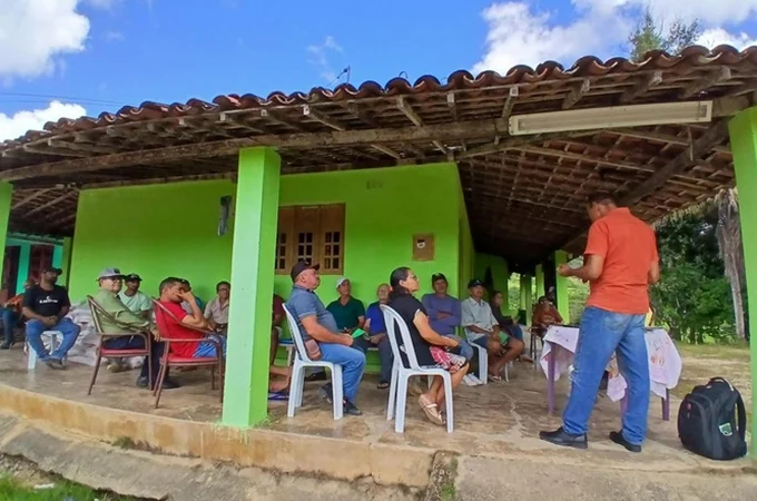 Adeal promove ação de educação sanitária com produtores rurais