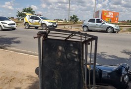 Colisão entre carro e moto deixa entregador ferido na AL-220, em Arapiraca