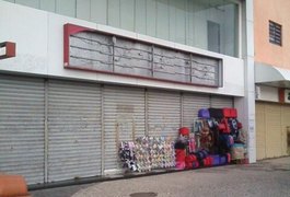 Lojas e pontos comerciais de Arapiraca fecham as portas e trabalhadores sofrem com desemprego