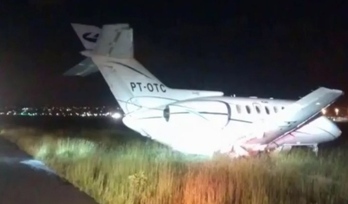 Avião com Aécio Neves faz pouso de emergência