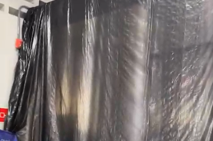 Militar quase perdeu filha de 3 anos após queda de estrutura metálica em loja, em Arapiraca; menina sofreu fraturas expostas no rosto e outra criança também ficou ferida