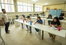 Quarenta e oito escolas estaduais participam das provas da Olimpíada Alagoana de Química