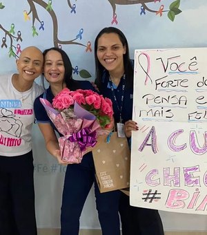 Carreata atravessa cidades para celebrar última quimioterapia de professora com câncer em SP
