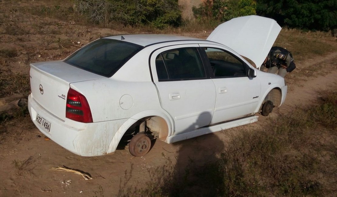 Veículo roubado em São Sebastião é encontrado na zona rural de Arapiraca
