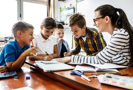 Podcast debate educação com aprendizagem colaborativa nas salas de aula