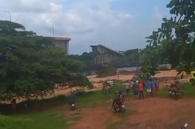 Ponte que liga Tocantins e Maranhão desaba sobre rio