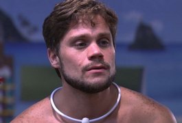 Breno conversa com o brother Ayrton sobre o jogo