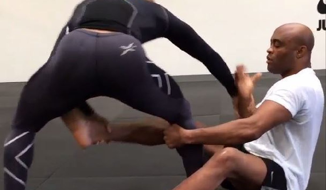 Após lesão Anderson Silva já treina jiu-jitsu