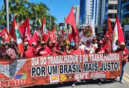 No Dia do Trabalhador, Centrais sindicais realizam ato na orla de Maceió