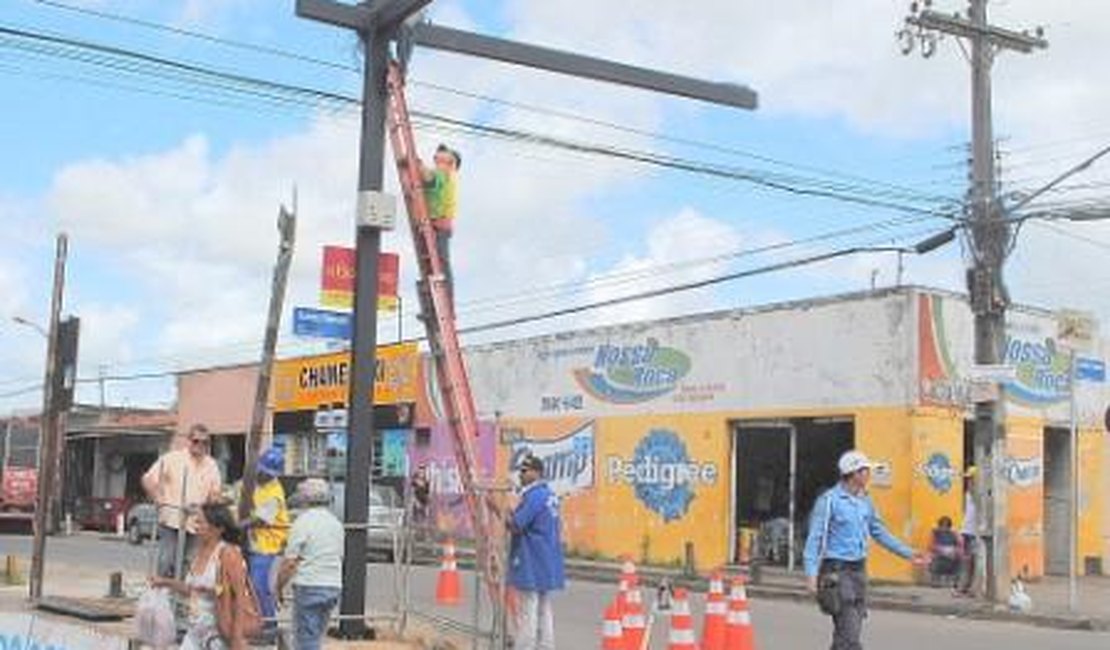 Prefeitura não registra acidentes com implantação de semáforos