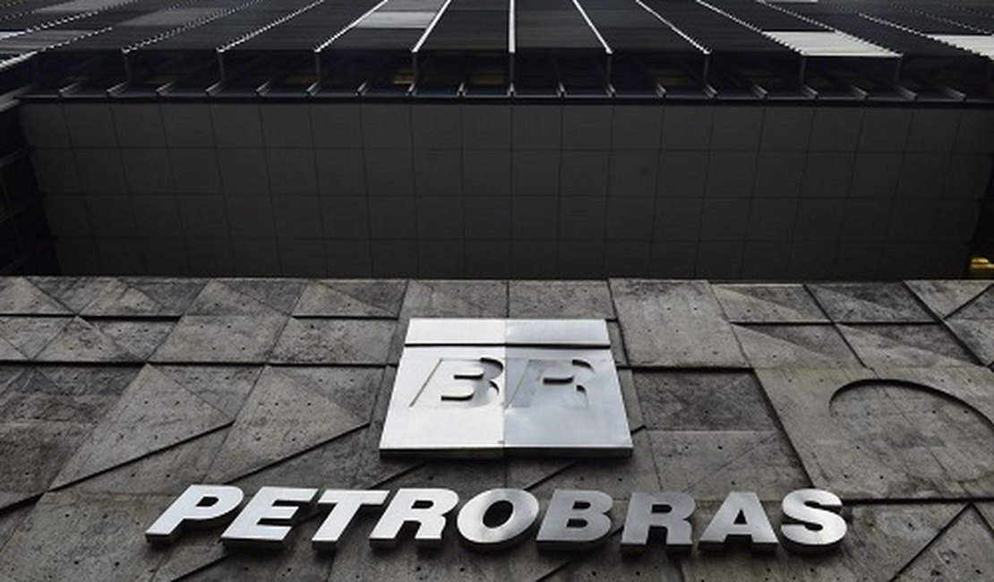 Petrobras envia 2 mil cartas de desculpas a empregados alvos de investigação