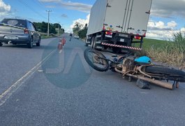 Colisão envolvendo três veículos deixa motociclista morto na AL-110, em Arapiraca