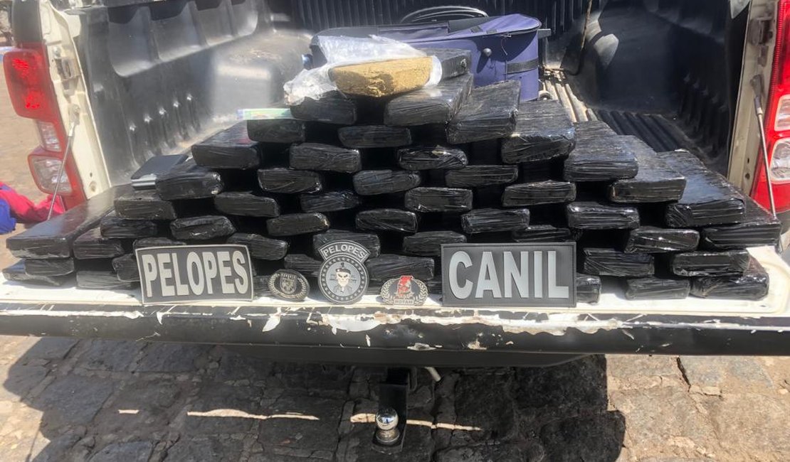 Em São Sebastião, guarnições do 3° BPM apreendem grande quantidade de drogas em ônibus