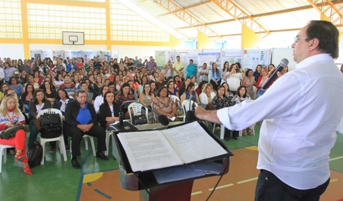 Educadores das redes municipais e estadual relatam avanços do Progama 'Escola 10'