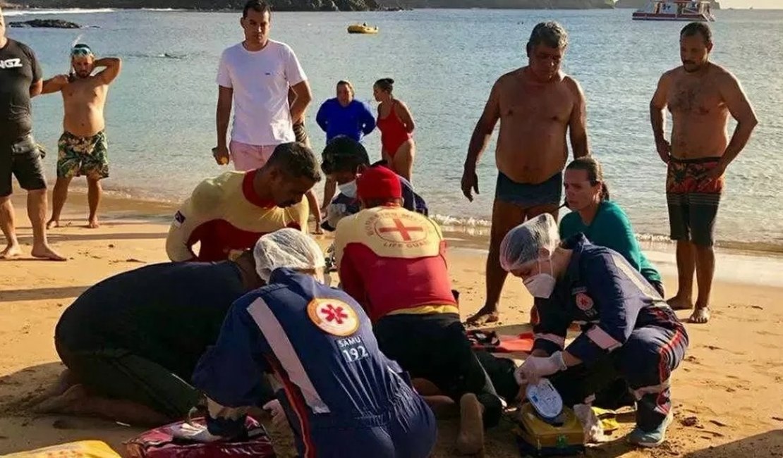Turista paulista morre durante mergulho com prancha em Fernando de Noronha