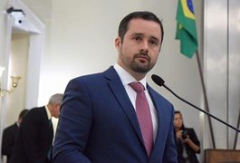 Sindicatos repudiam postura de deputado que busca punição para professor de Tapera