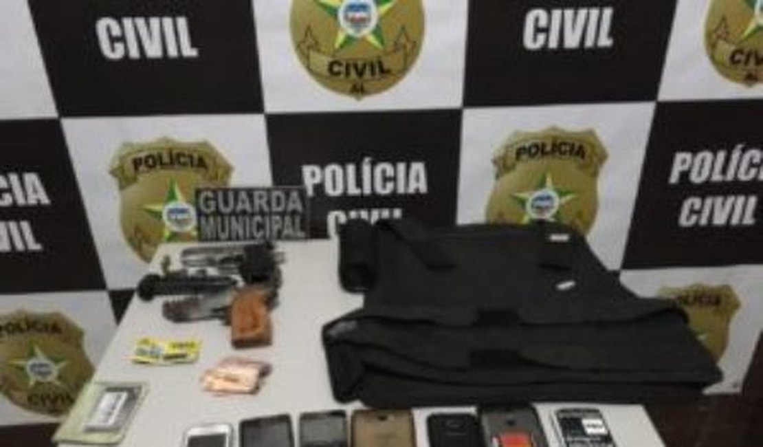 Polícia prende quatro suspeitos e apreende menores em Teotônio Vilela