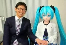 Japonês casado com cantora virtual cria associação para combater preconceito contra fictossexuais: 'Nunca a traí'