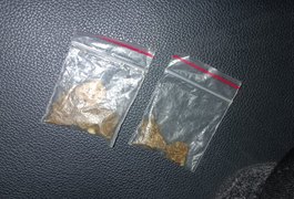 Jovem é flagrado com maconha durante patrulhamento no Centro de Arapiraca