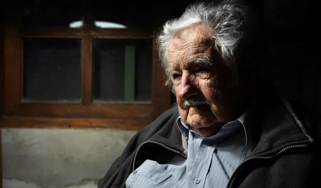 Ex-presidente do Uruguai, Pepe Mujica anuncia tumor no esôfago