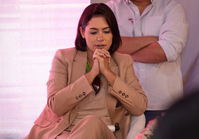Michelle cita Salmos durante julgamento de Jair Bolsonaro no STF: ‘Misericórdia’