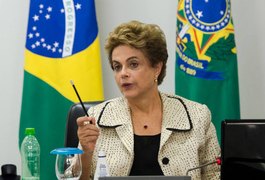 Dilma diz a reitores que não renuncia e faz longo desabafo sobre Lula