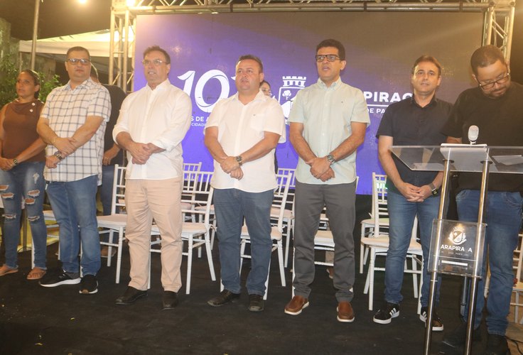 Luciano Barbosa entrega 25 ruas pavimentadas e anuncia 100 novas casas para famílias de catadores em Arapiraca; assista