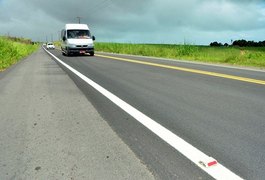 Capotamento na BR-101 deixa sete pessoas feridas em Alagoas, diz PRF