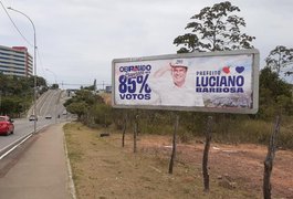 Luciano Barbosa 'invade' Maceió com outdoors, mas nega possível candidatura ao governo de Alagoas