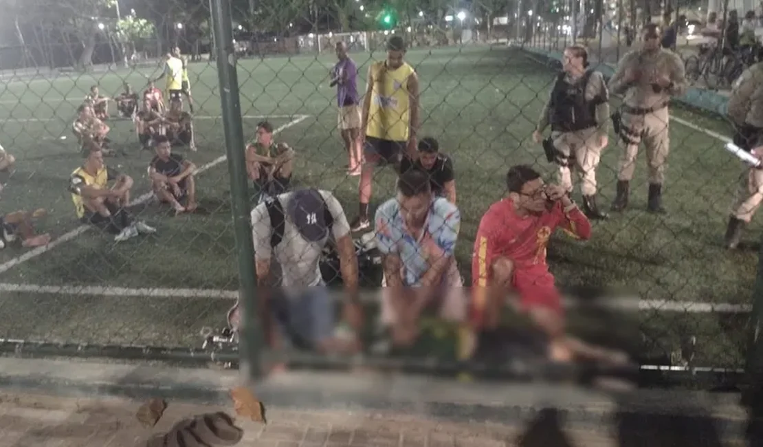 Homem morre após sofrer infarto durante partida de futebol na orla da Pajuçara, em Maceió