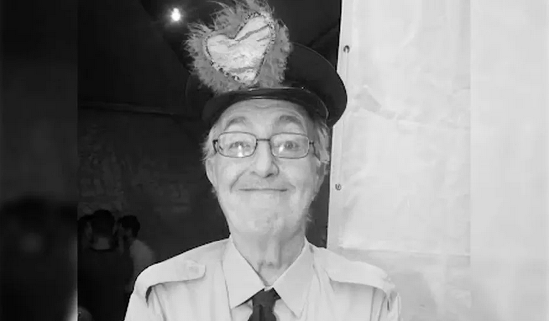 Morre Roberto Marquis, o 'Guarda Juju' de A Praça É Nossa, aos 83 anos