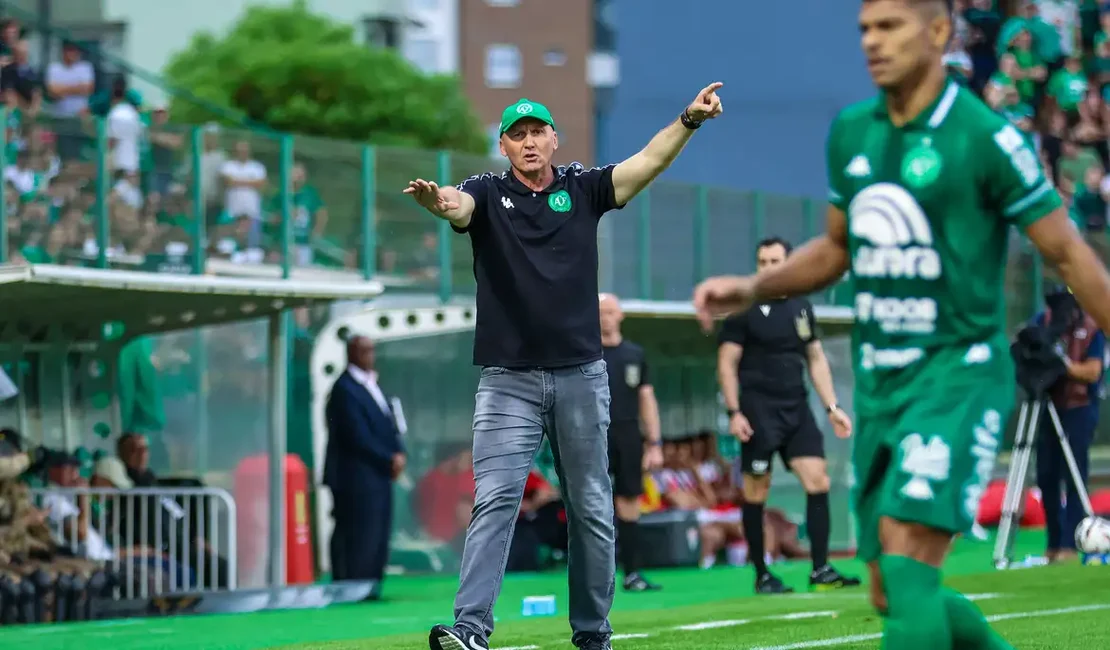 Chapecoense anuncia demissão do técnico Gilmar Dal Pozzo