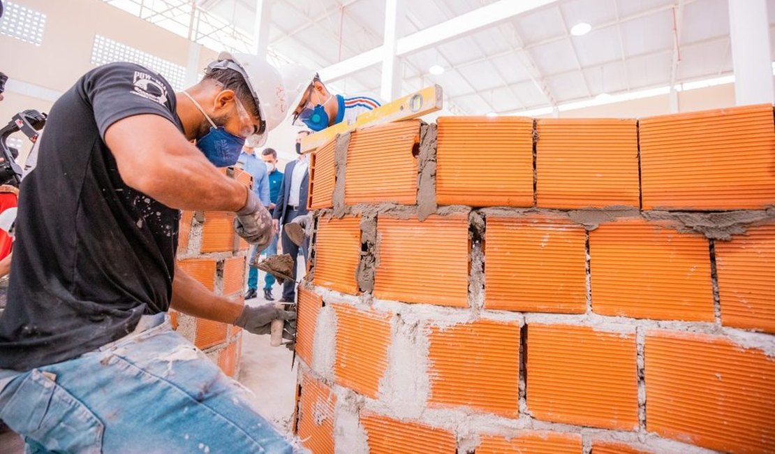 Prefeitura de Maceió oferta cursos profissionalizantes gratuitos para jovens